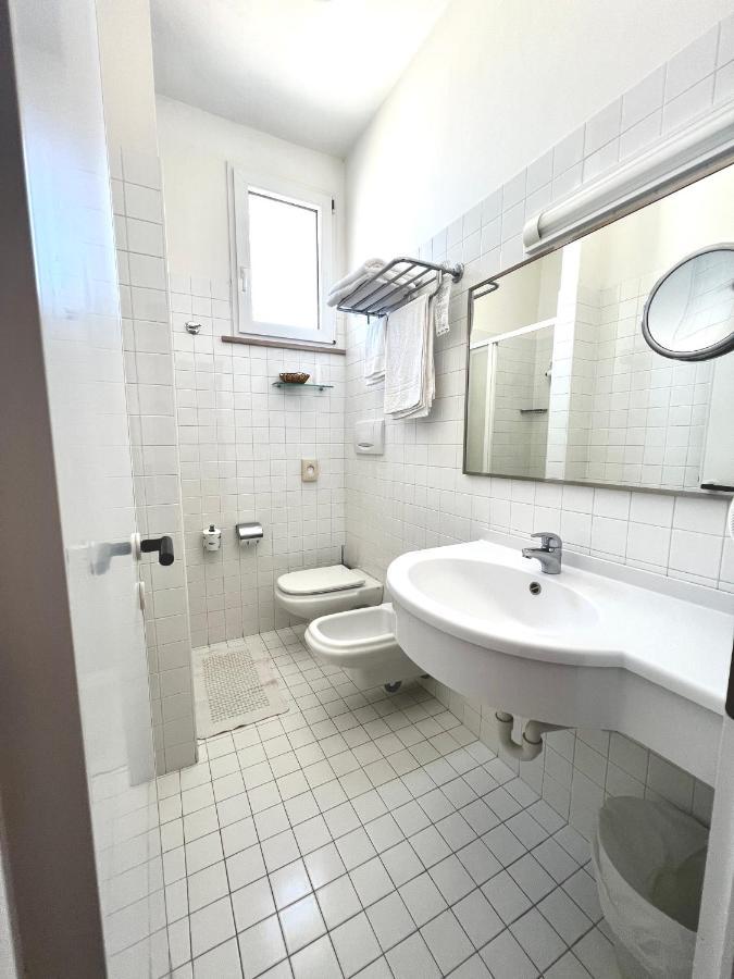 Hotel B&B Montecarlo Milano Marittima Exteriör bild