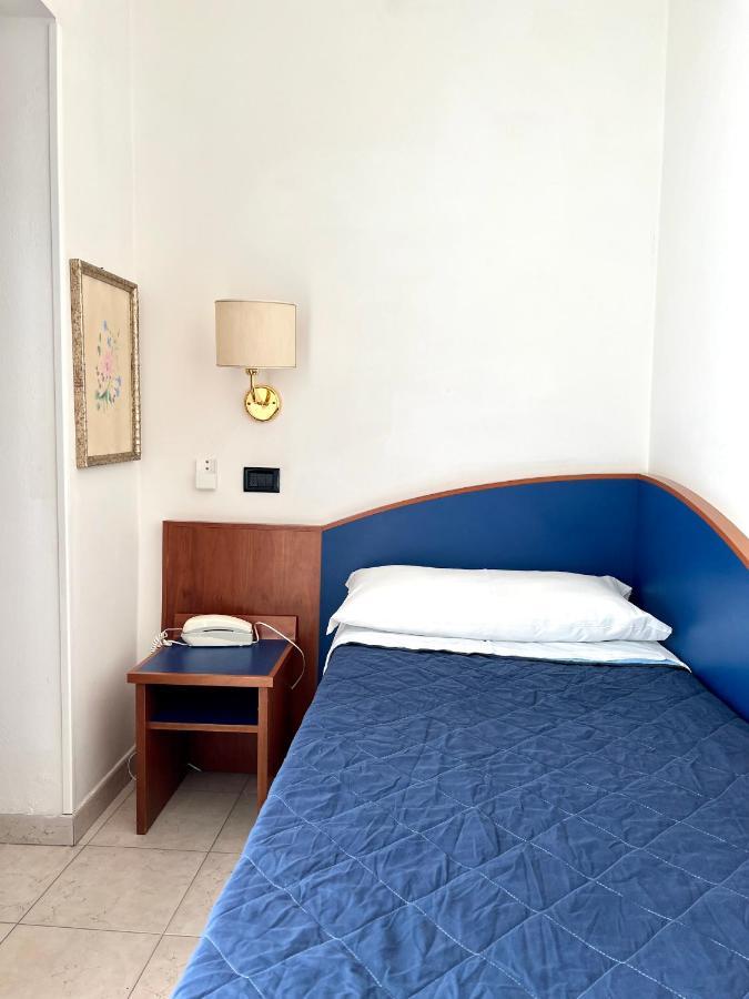 Hotel B&B Montecarlo Milano Marittima Exteriör bild
