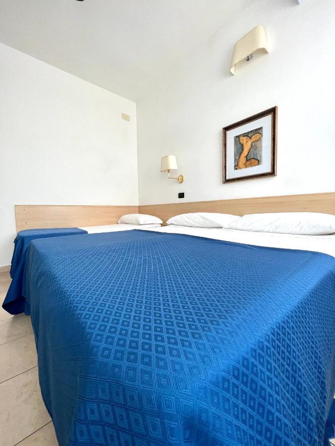 Hotel B&B Montecarlo Milano Marittima Exteriör bild