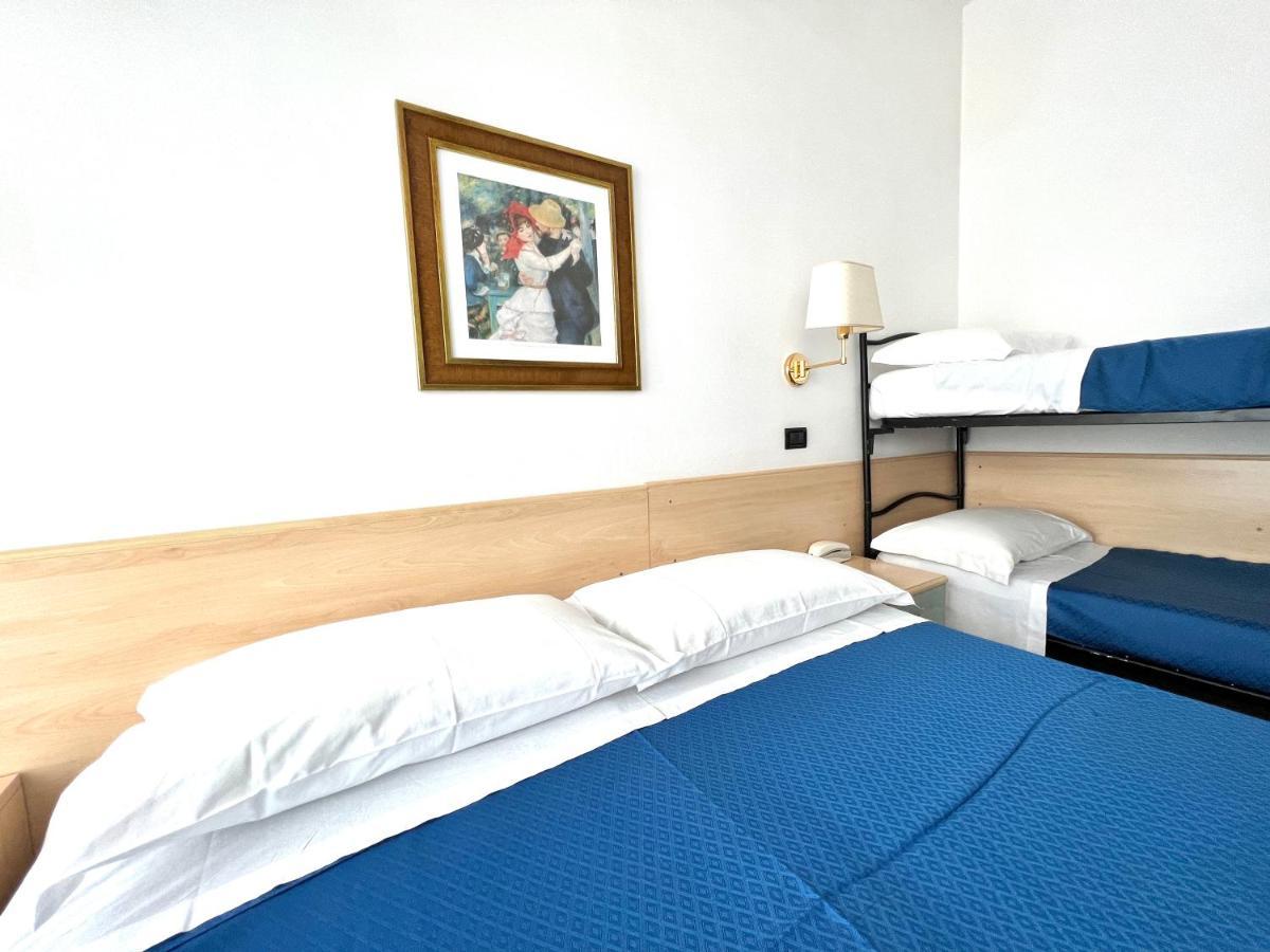Hotel B&B Montecarlo Milano Marittima Exteriör bild